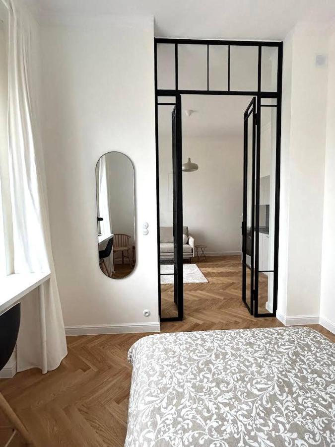 Old Town Residence , Wi-Fi , 2-Beds , Aesthetics - By Hik Apartments Warsaw Exterior photo